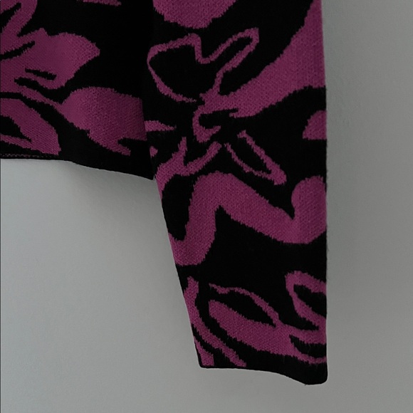 Christian Siriano Black and Deep Magenta Knit Sweater - Picture 6 of 13